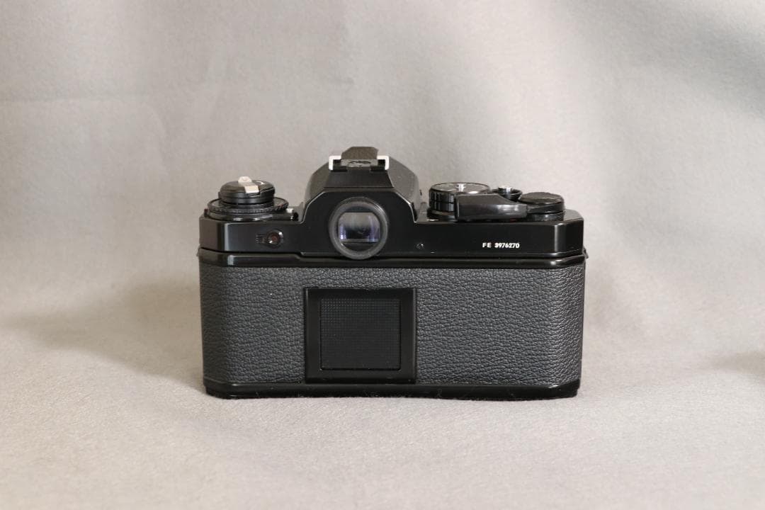 NIKON FE黒+MD12モータードライブ