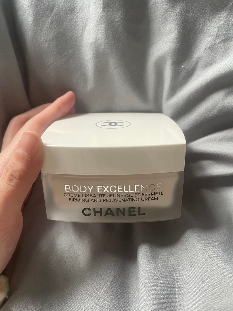 CHANEL ボディエクセレンスファーミングクリーム
