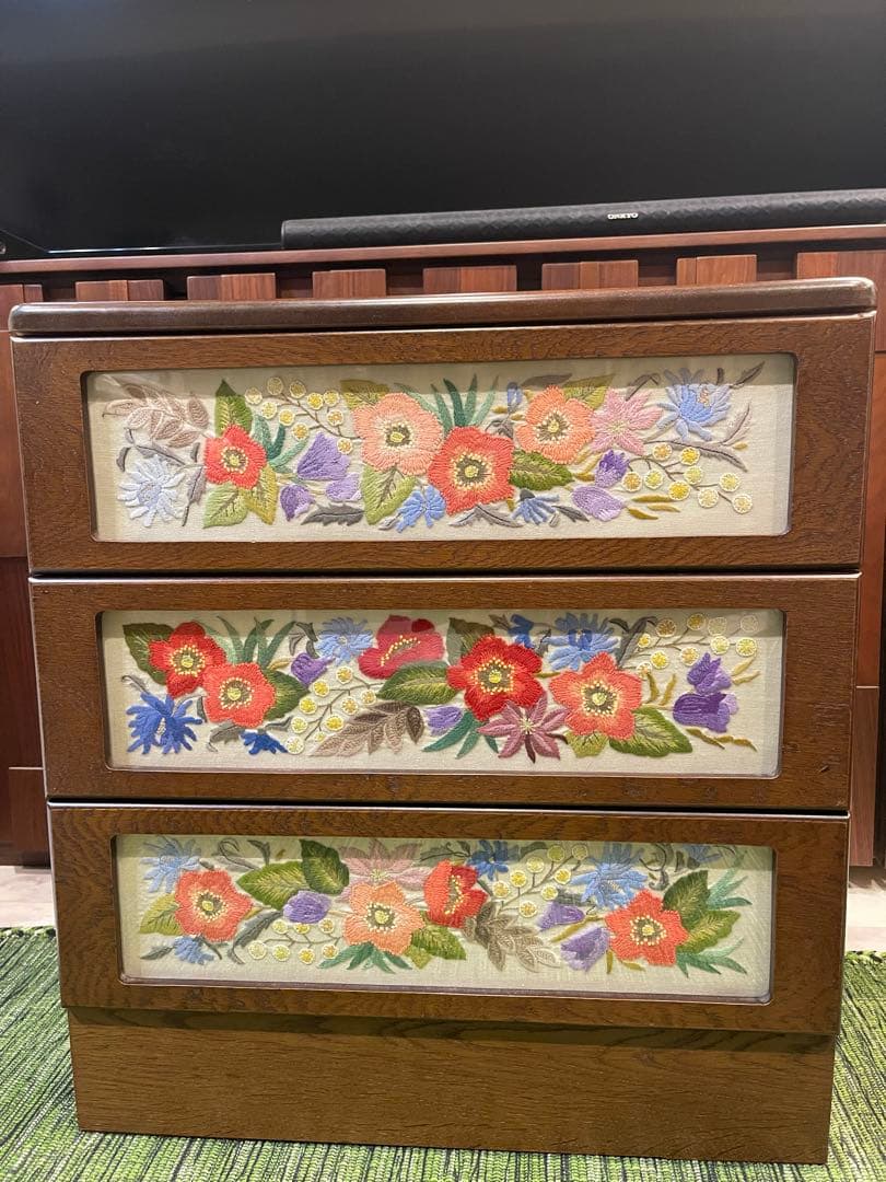みあ様　刺繍装飾木製チェスト 3段