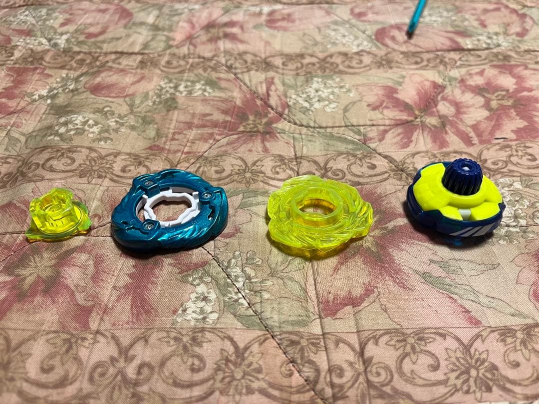 ベイブレードX引退品