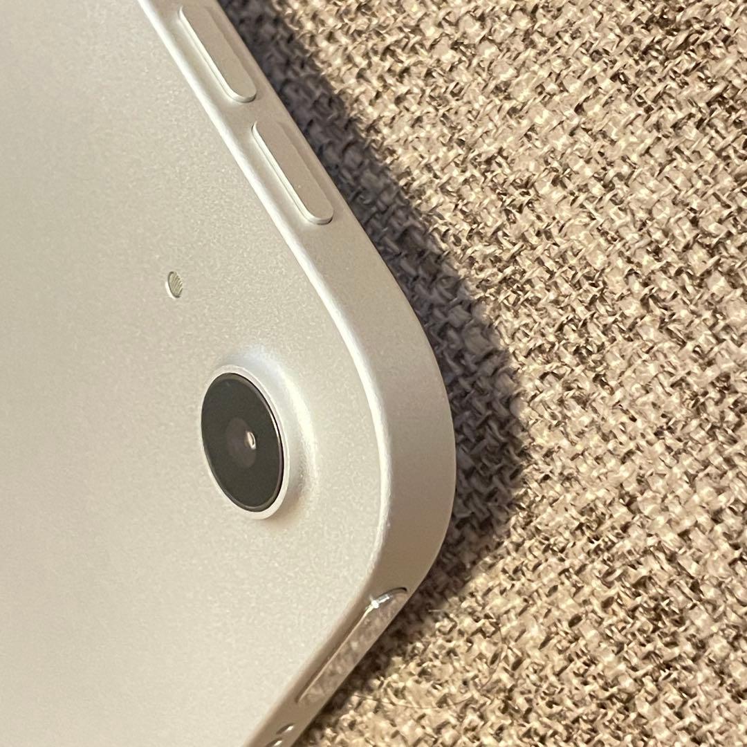 【使用浅美品】iPad 第10世代 64GB Wifiモデル シルバー