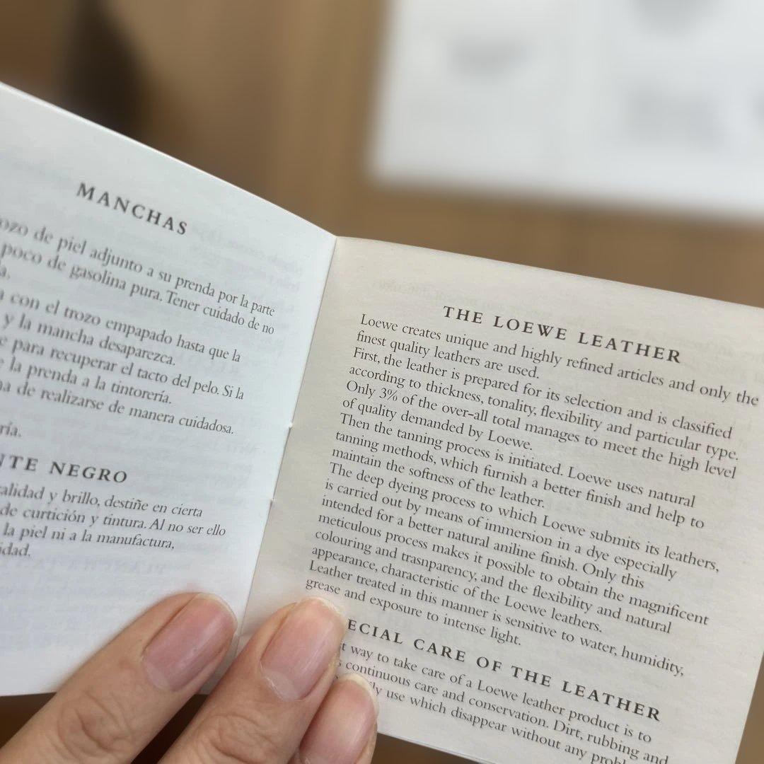 未使用品　正規品LOEWE アナグラムチャーム