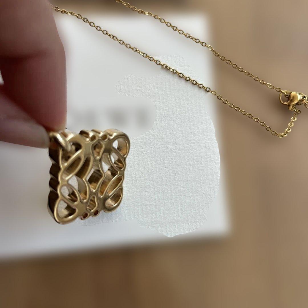 未使用品　正規品LOEWE アナグラムチャーム