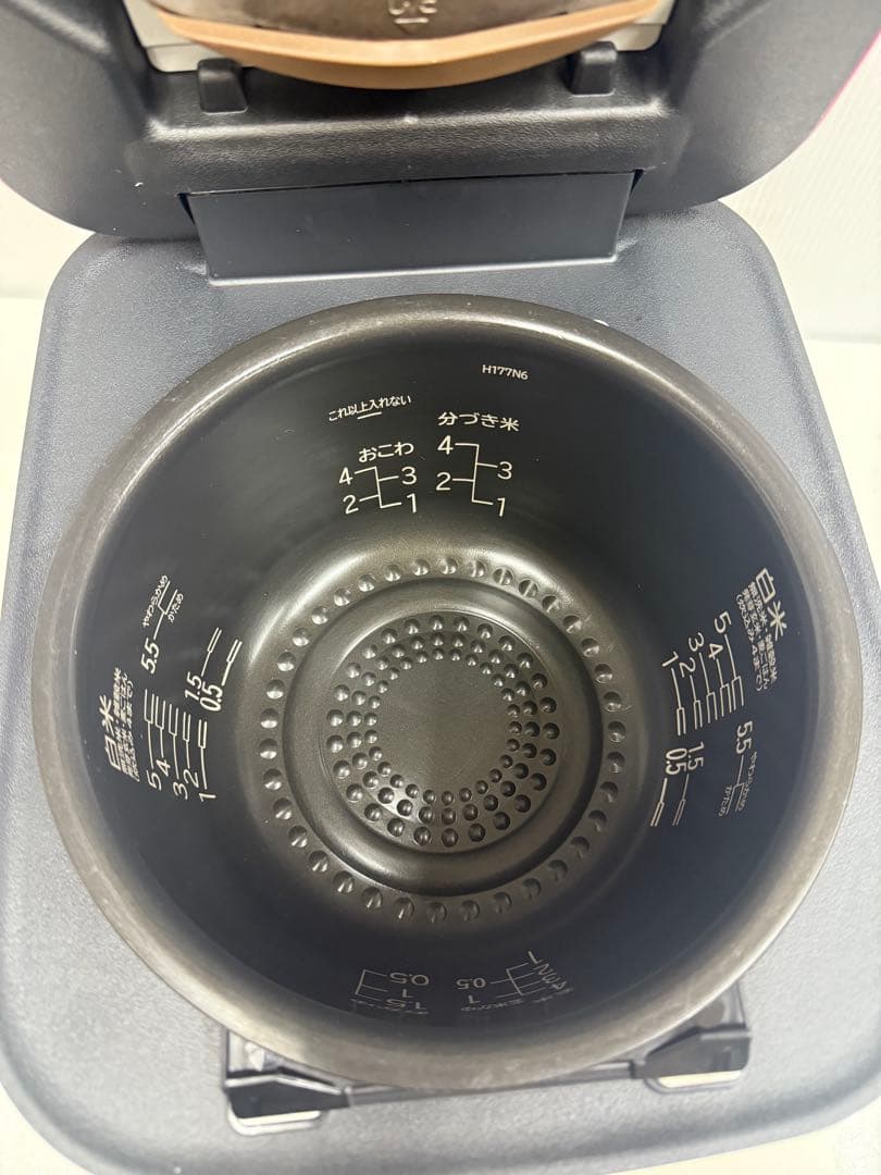 HITACHI 圧力スチームIH炊飯器 RZ-V100DM （2020年製）