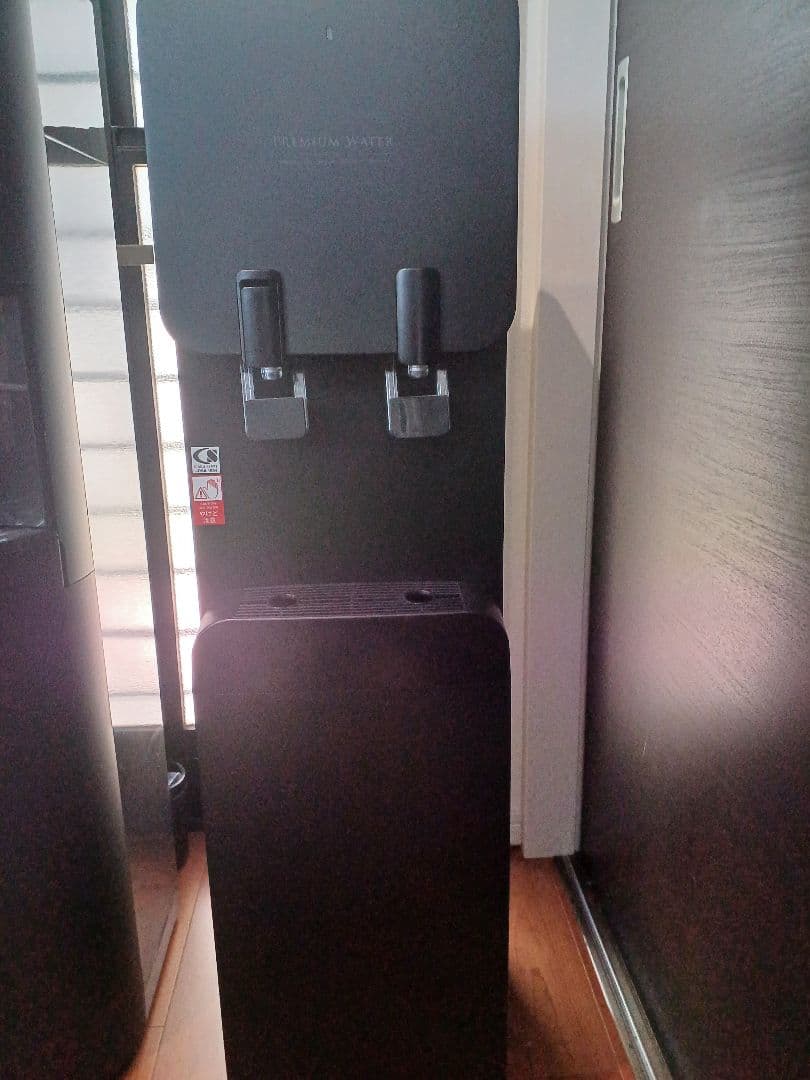 プレミアムウォーターサーバー　ファムフィットfamfit ブラック