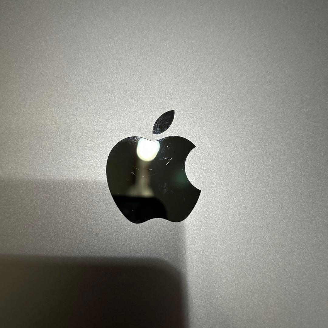 MacBook本体 Apple Macbook Air (Retina,13-inch,2020)