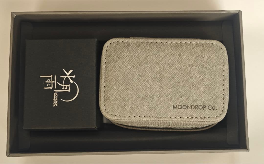 水月雨 MOONDROP S8 8BA リケーブル可能イヤホン 中古