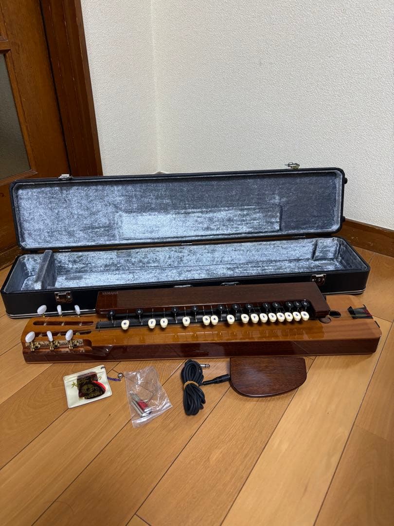 大正琴　YAMAHA TH-10E YAMAHAハードケース付き［鍵あり］
