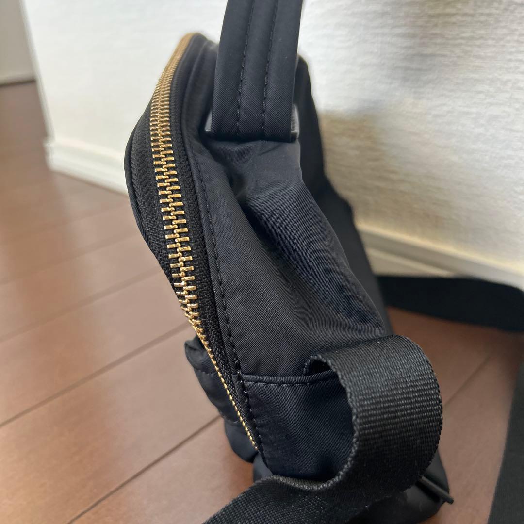 ANYA HINDMARCH アニヤハインドマーチ　ショルダーバッグ