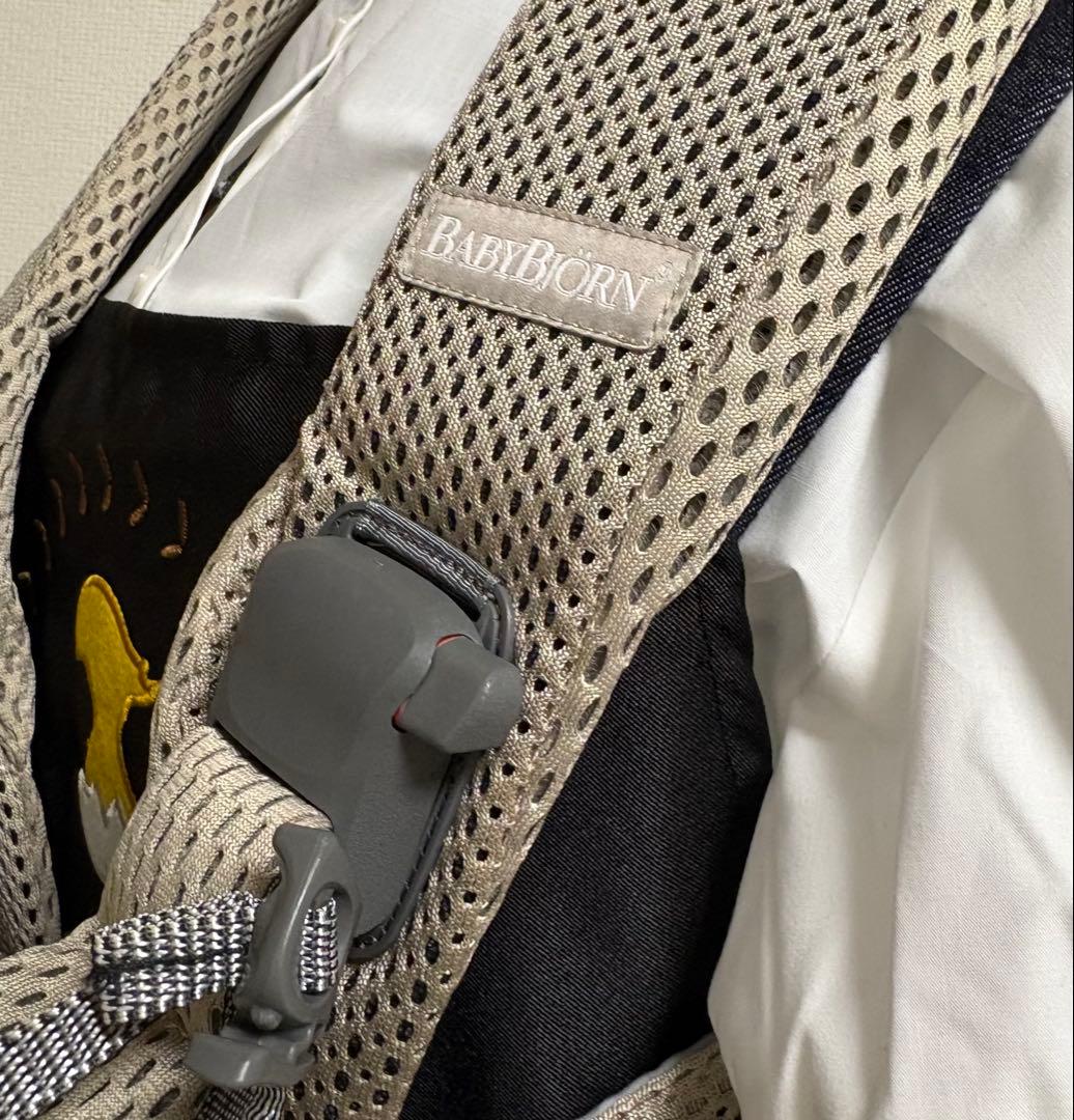 正規品　BABYBJÖRN One Kai 抱っこ紐 グレーベージュ メッシュ