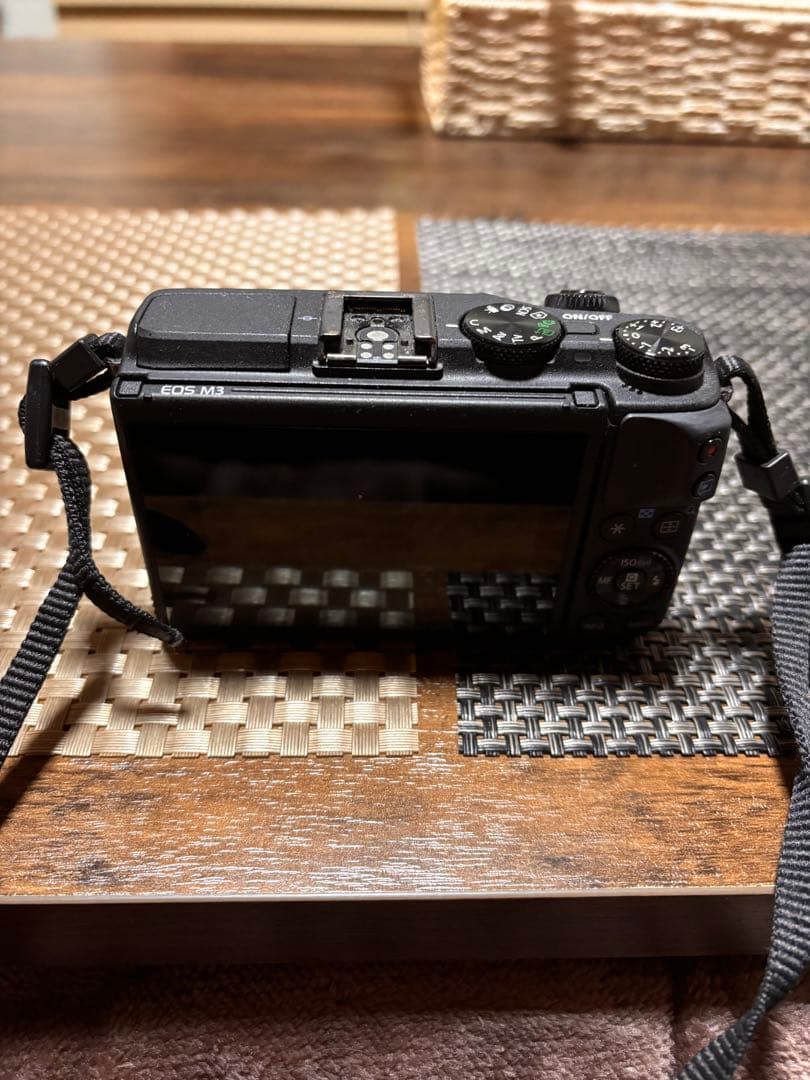 Canon EOS M 3ミラーレスカメラ ブラック（ジャンク品）