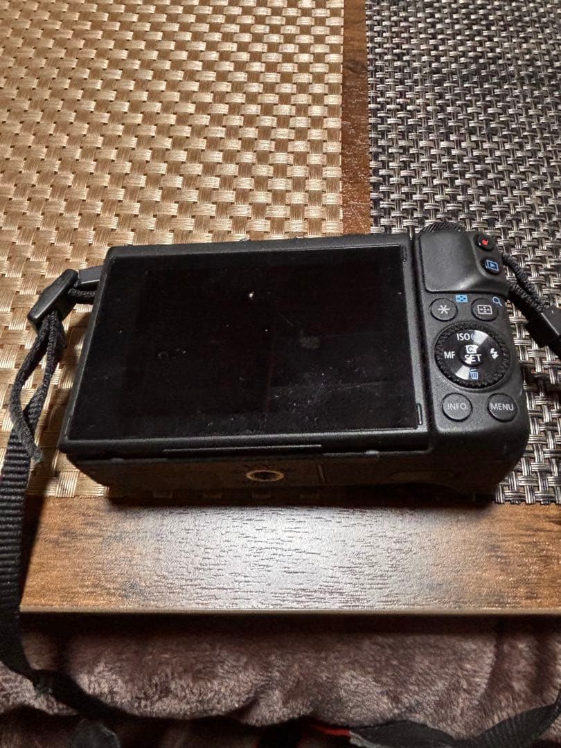 Canon EOS M 3ミラーレスカメラ ブラック（ジャンク品）