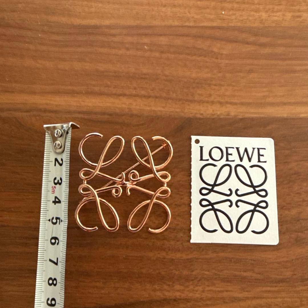 LOEWE アナグラムブローチ ローズゴールド約5cm