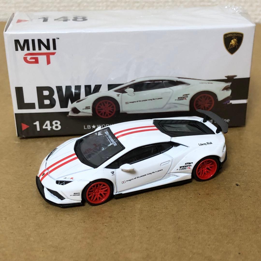 ミニGT　LBWK　ランボルギーニ ウラカン　ホワイト / レッド ストライプ