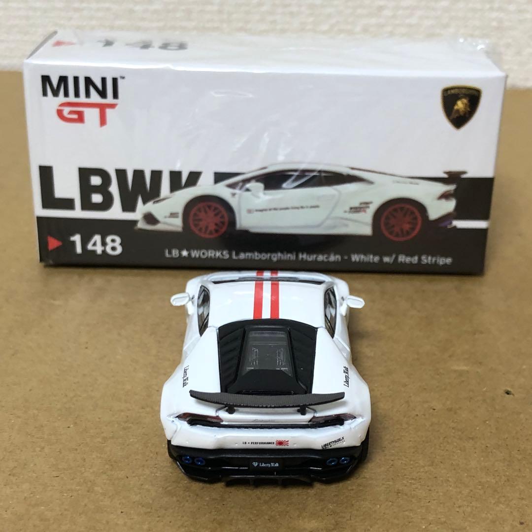 ミニGT　LBWK　ランボルギーニ ウラカン　ホワイト / レッド ストライプ