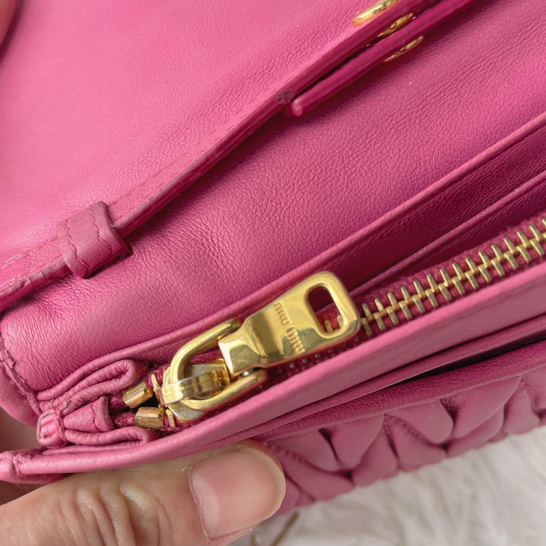 希少⭐︎miumiu マテラッセ ピンク チェーンショルダー付き ウォレット