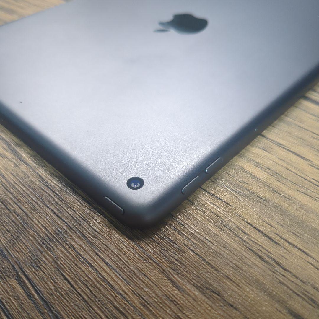 iPad 10.2インチ 第7世代　Wi-Fiモデル 32gb