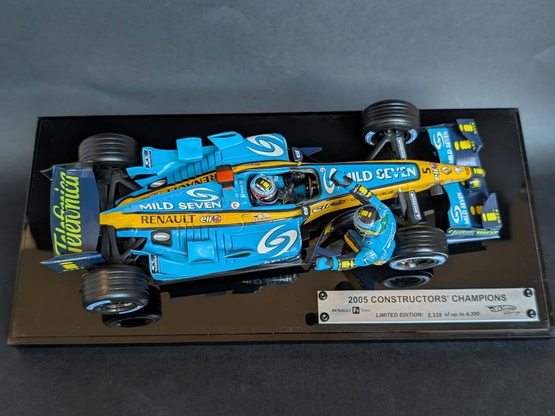 ホットウィール 1/18 ルノー R25 アロンソ 2005 チャンピオン