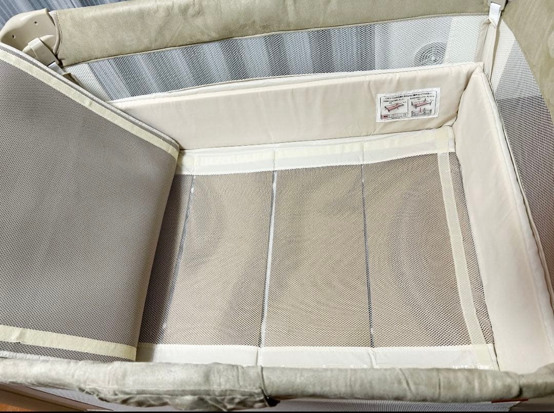 ココネルエアープラス　アップリカ　ベビーベッド