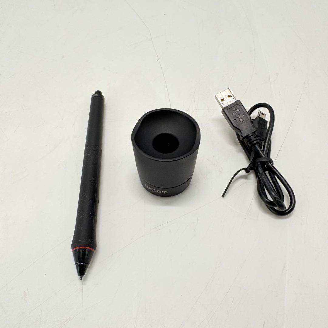 【美品•動作良好】ワコム ペンタブ intuos Pro PTH-851/K1