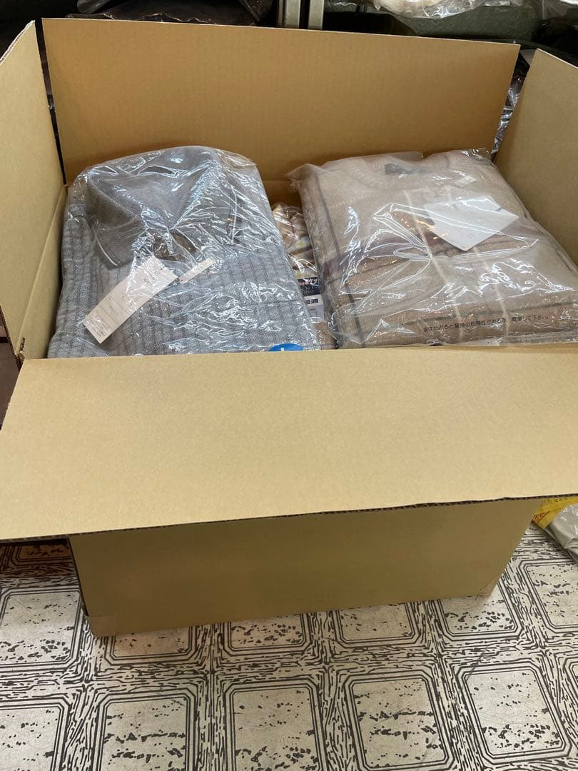 【在庫わずか】紳士服ランダム梱包100着まとめ売り！【送料無料】