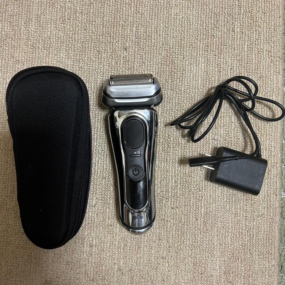 Braun メンズ電気シェーバー 9PRO充電器・ケース付き