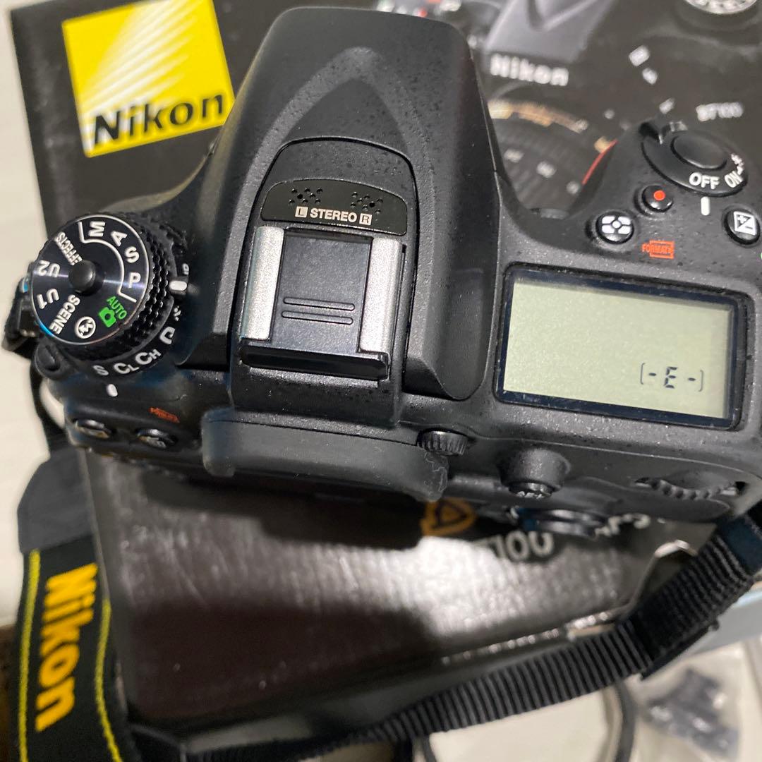 ニコンＤ7100 デジタル一眼レフカメラ　と　別売レンズ