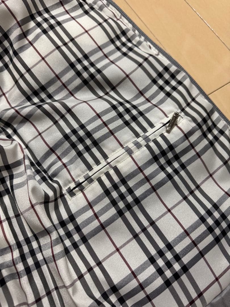 美品☆バーバリーブラーックレーベル グレーフード付きダウンベスト