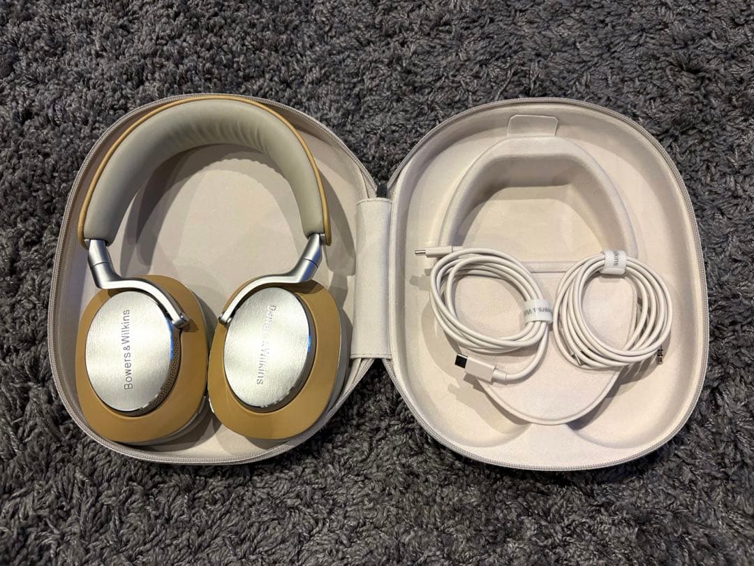 【ほぼ新品】Bowers & Wilkins Px8 ヘッドホン　タン