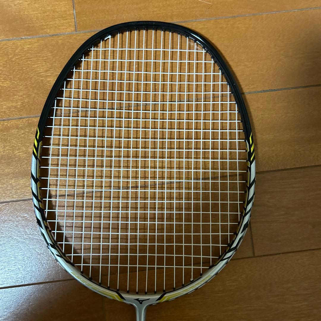 ミズノファミリーバドミントンラケットカーボン製