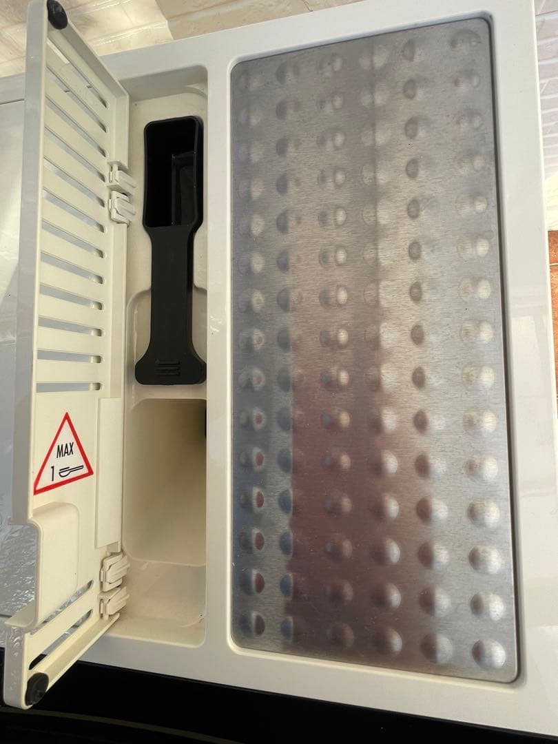 デロンギ 全自動エスプレッソマシン1回のみ使用でカートリッジ2個付き