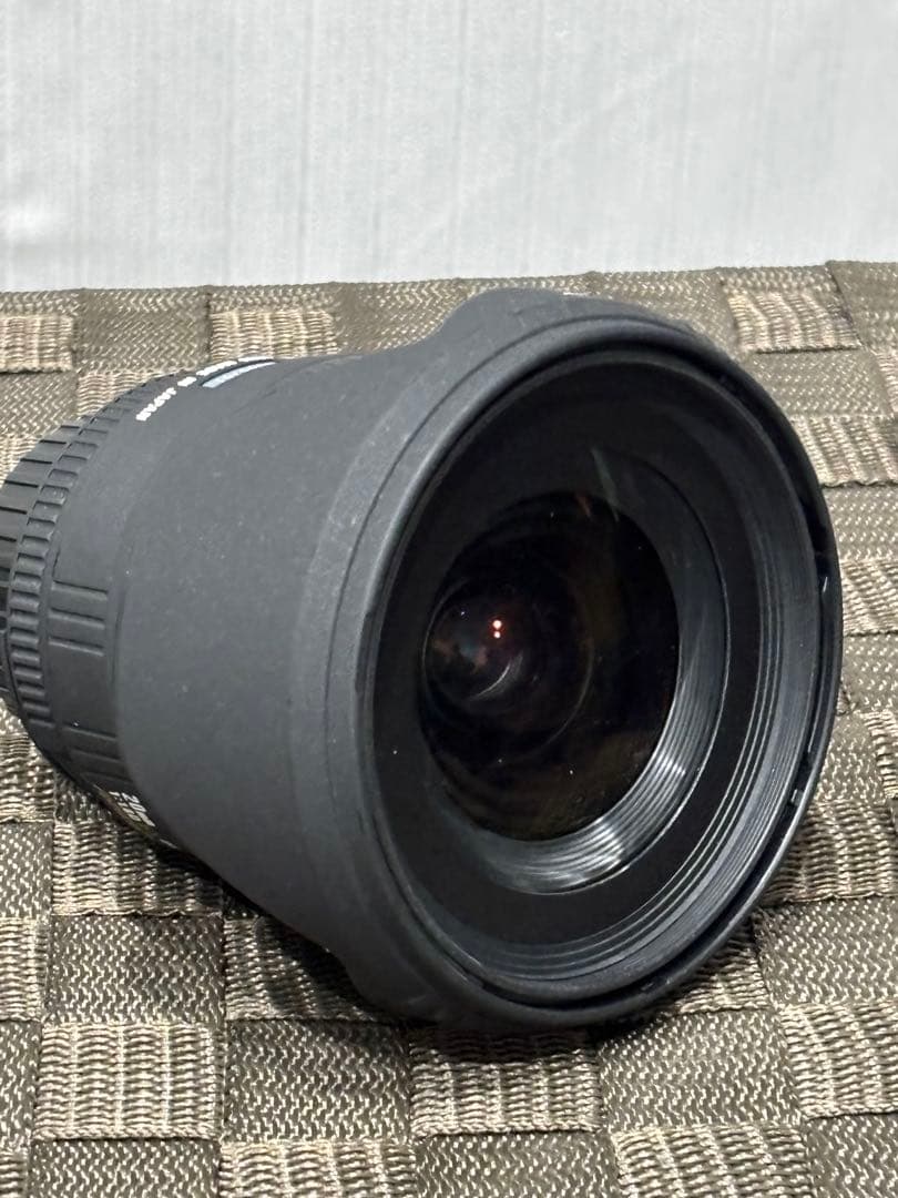 SIGMA 20mm F1.8 EX DC レンズ