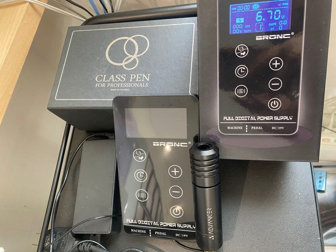 【未使用】タトゥーマシンBRONIC フルデジタル電源供給 美容機器