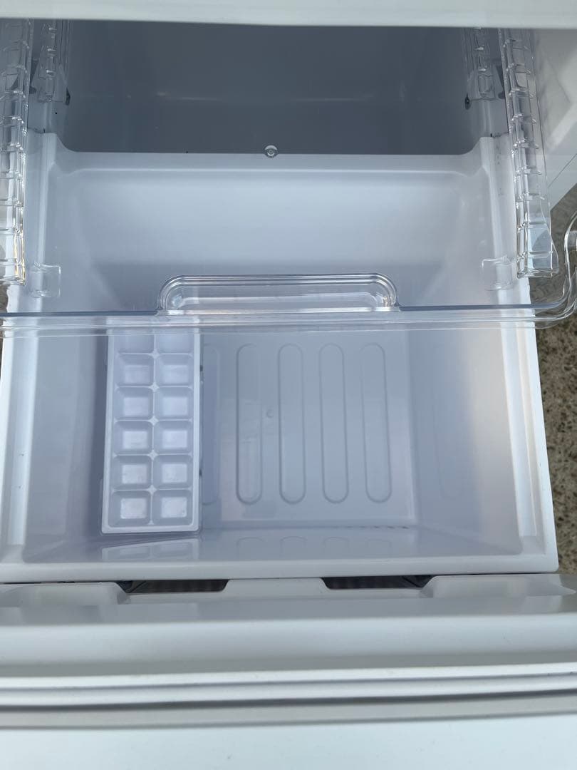 SHARP 冷蔵庫 SJ-D18G-W 179L 2021年製　110