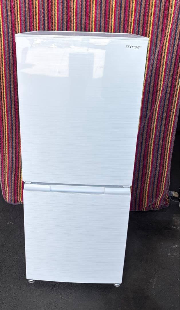 SHARP中古冷凍冷蔵庫152L2022年製 形名SJ-D15H-W