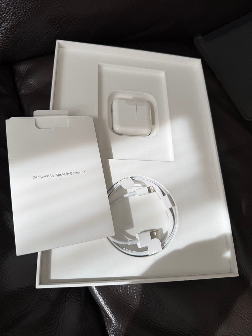 Apple iPad 第７世代　32GB Wi-Fi