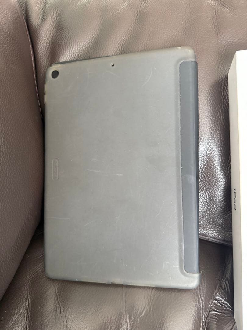 Apple iPad 第７世代　32GB Wi-Fi