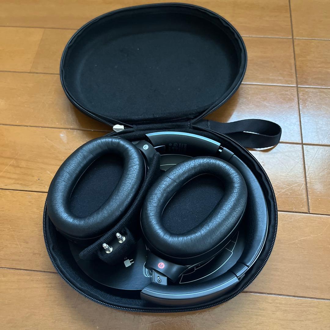 Sony mdr-1000xノイズキャンセリング　ブラック 収納ケース付き