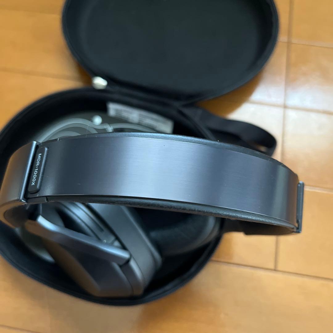Sony mdr-1000xノイズキャンセリング　ブラック 収納ケース付き