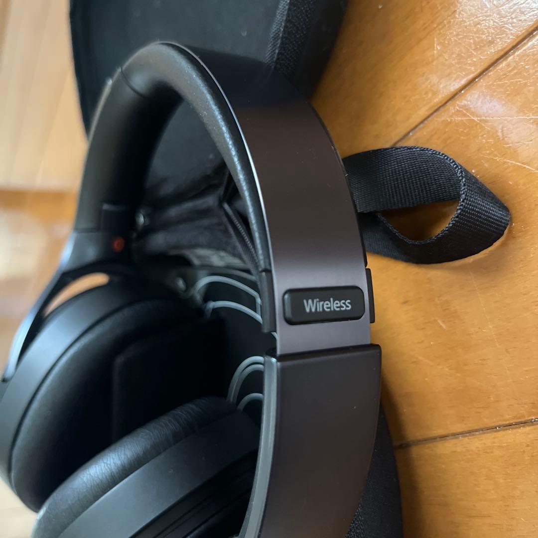 Sony mdr-1000xノイズキャンセリング　ブラック 収納ケース付き