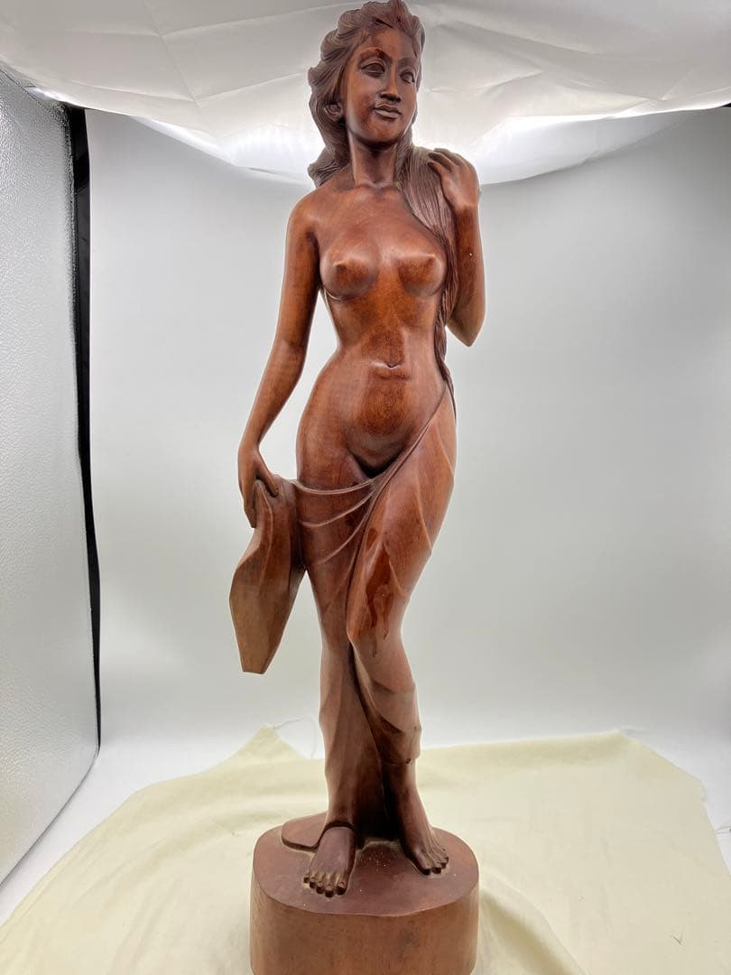 木彫り 木製 女性像 裸婦像 置物 オブジェ　バリ 工芸品　裸体