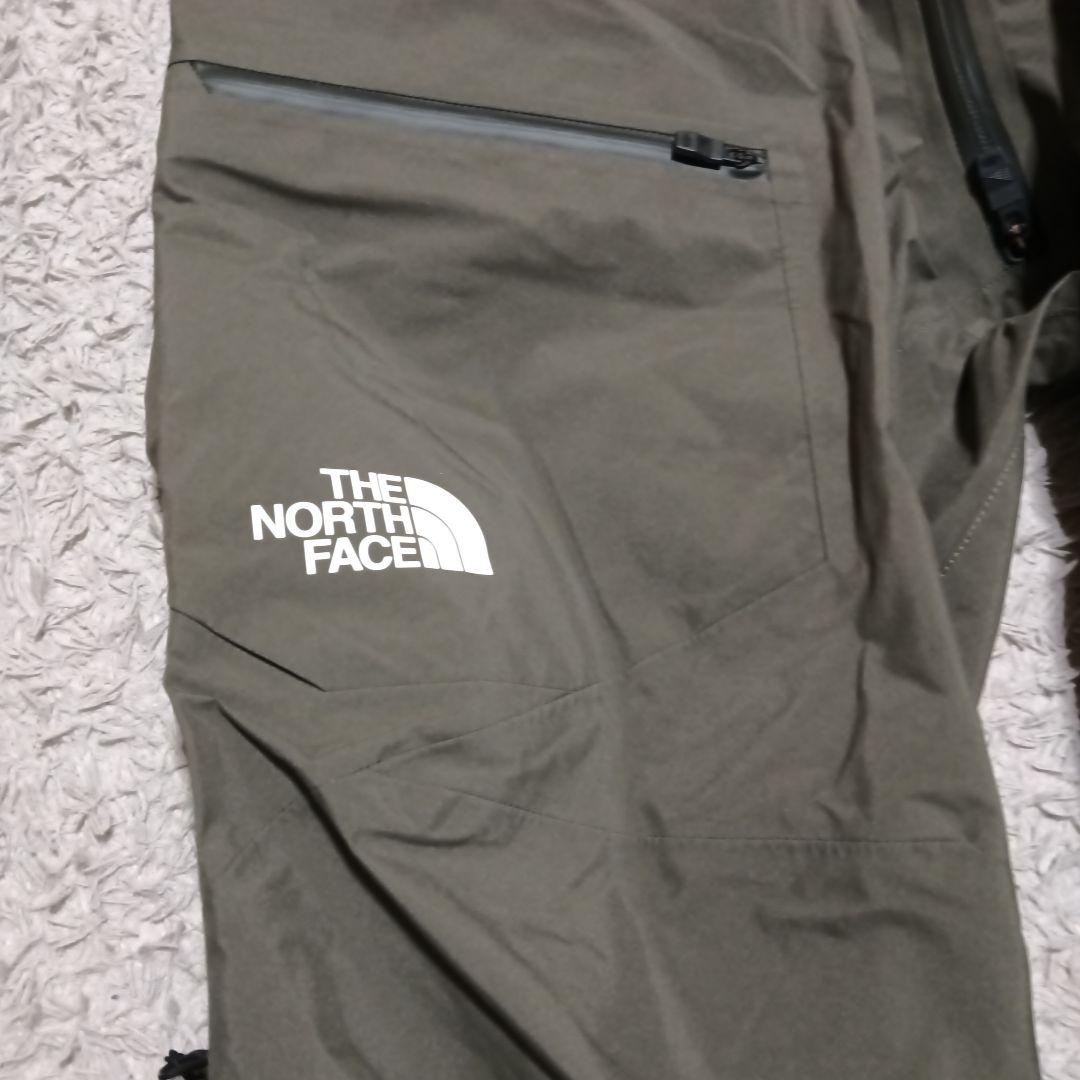 【新品】ノースフェイス ビブ GORE-TEX 　スノーパンツ　Lサイズ