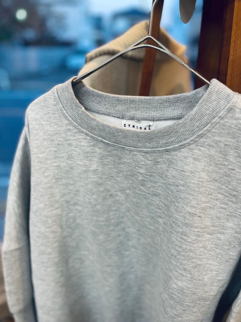新品 クルーネック スウェット ライトグレー あったか 裏起毛 CYNICAL