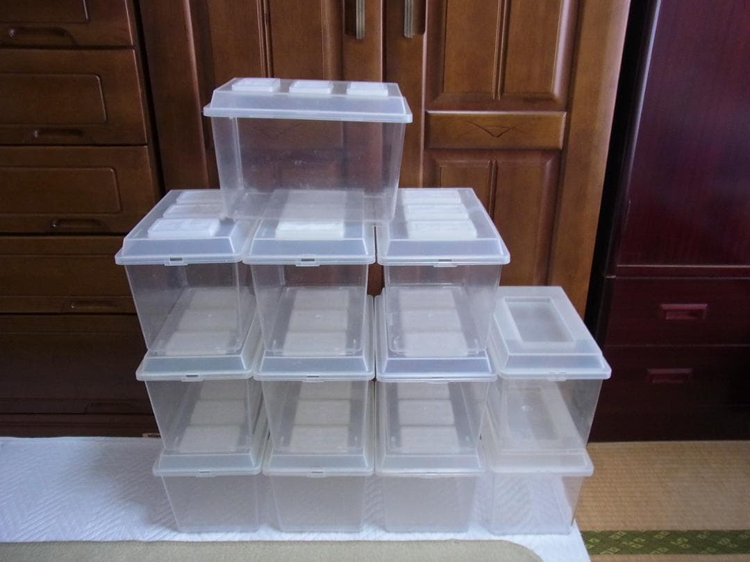 コバエシャッター中１０個（中古）その他虫カゴ１０個、幼虫用飼育ボトル９本（中古）