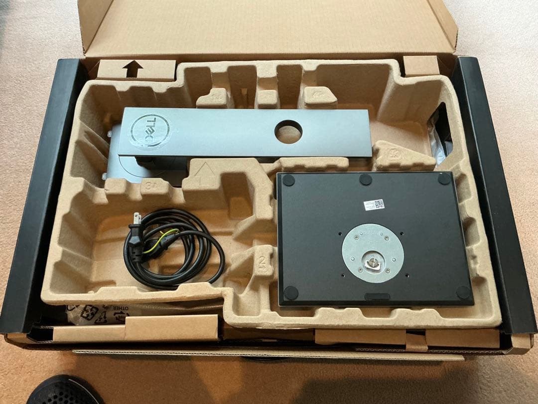 DELL ブラック モニター 本体　25インチ　U2520DR