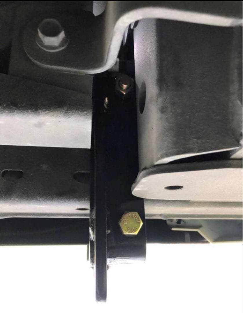 17プロフィア低床4軸用フォグランプステー