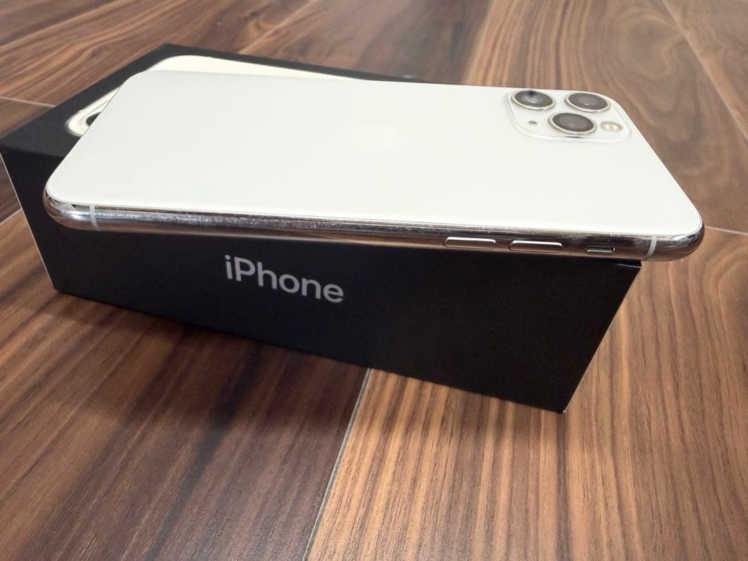 Apple iPhone 11 Pro シルバー 本体　512GB 箱付き