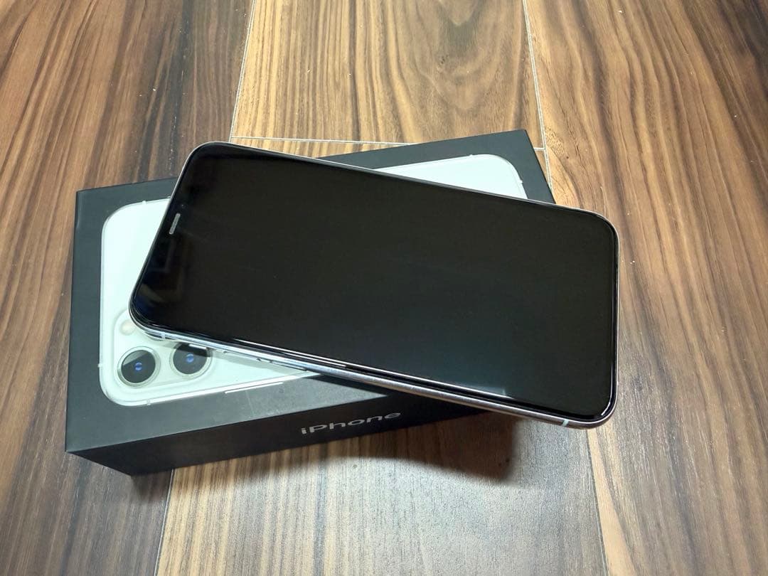 Apple iPhone 11 Pro シルバー 本体　512GB 箱付き