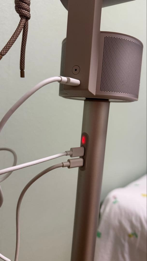 【美品】XGIMI mogo3pro プロジェクター（スタンド付き）