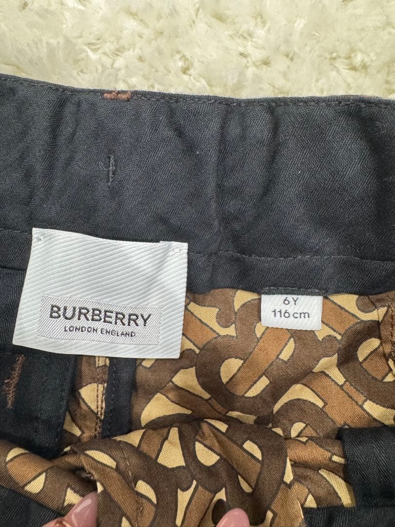 Burberry TB柄Tシャツとショートパンツ セット